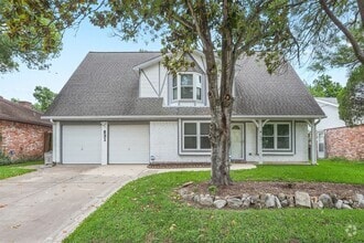 Building Photo - 831 Silverpines Rd