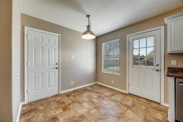 Foto del edificio - 900 N Brents Ave