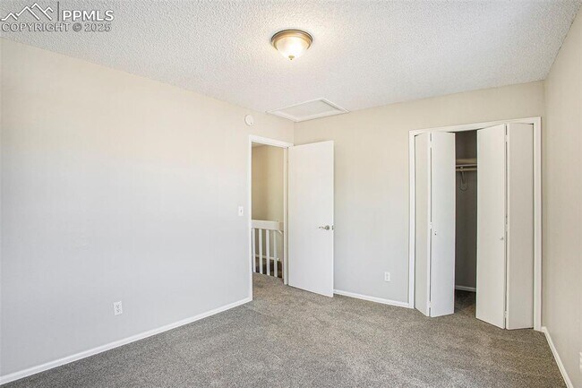 Foto del edificio - 2624 Bannister Ct