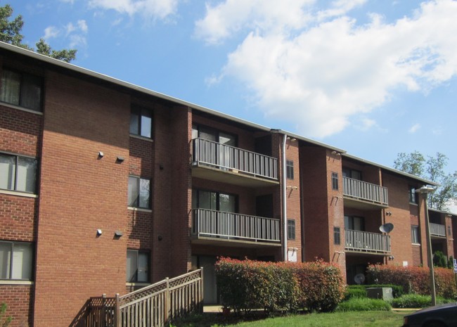 Building Photo - Rolling Hills Apartments