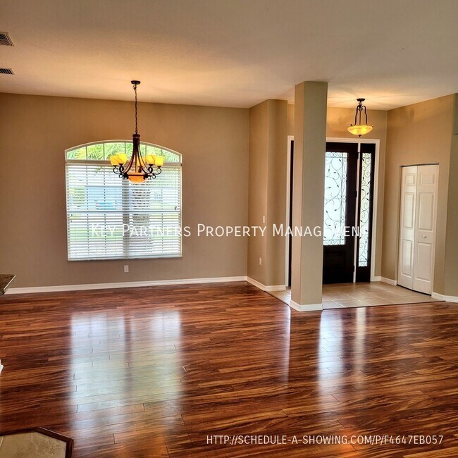 Building Photo - 46 Freeland Ln - Beautiful!
