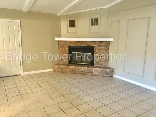 Building Photo - 418 Thistle, Garland
