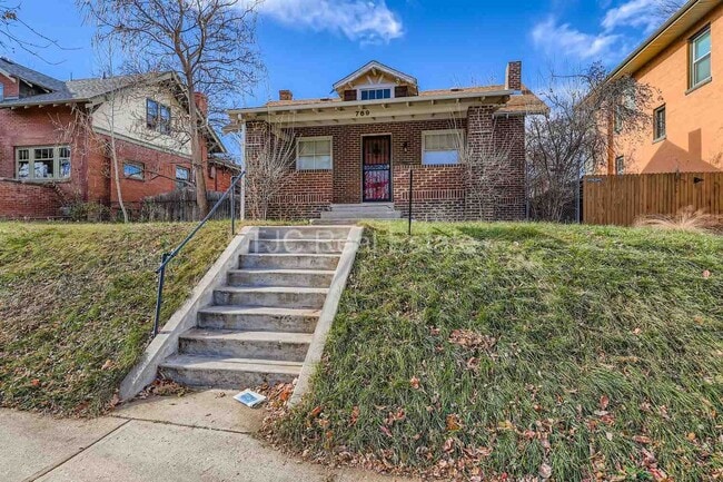 Building Photo - 769 Monroe St