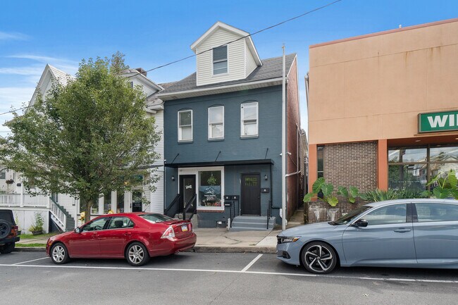 Building Photo - 139 South St
