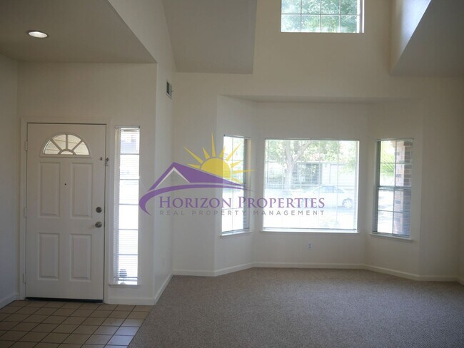 Foto del edificio - Unique 3 Bed 2.5 Bath 1,971sqft Single Fam...