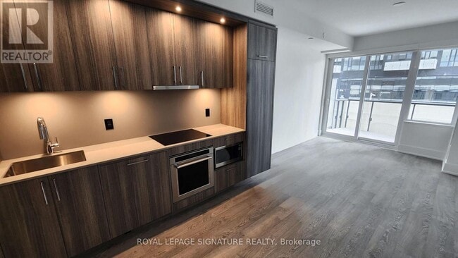 Photo du bâtiment - 480 Front St W