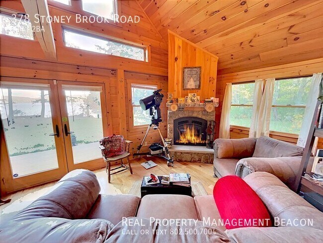 Foto del edificio - 378 Stoney Brook Rd