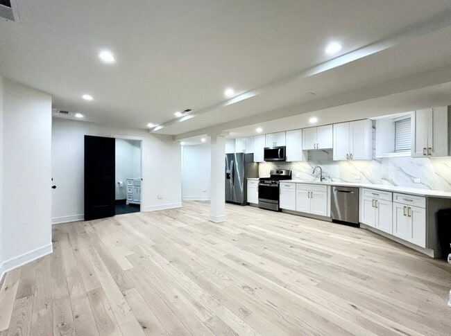 Photo - 3353 S Union Ave Apartment