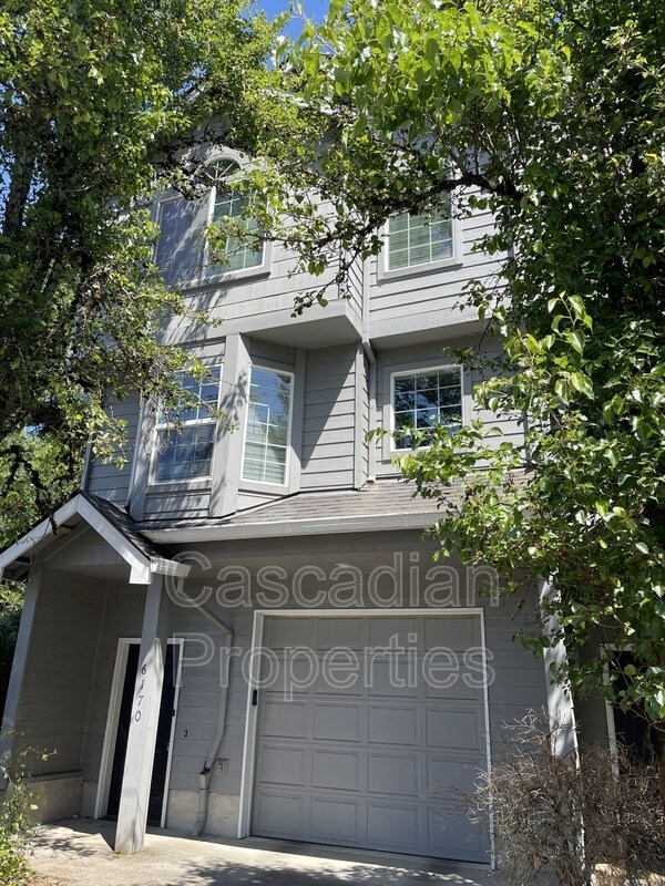 Foto del edificio - 6170 SE Lake Rd