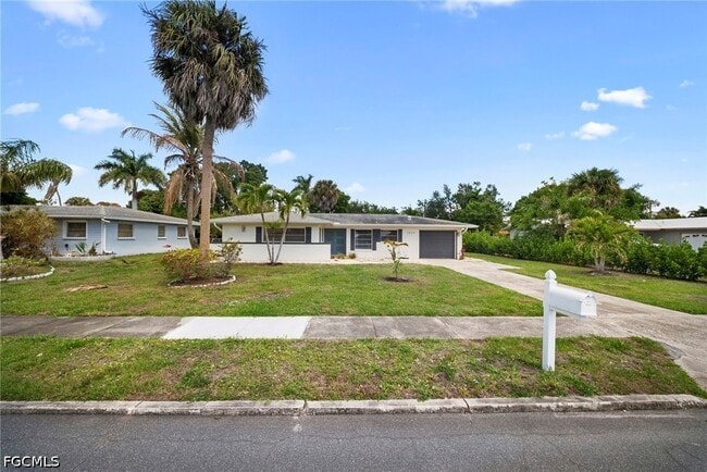 Building Photo - 1039 El Mar Ave