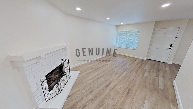 Foto del edificio - 3 Bedroom Beautifully Upgraded Home in Ana...