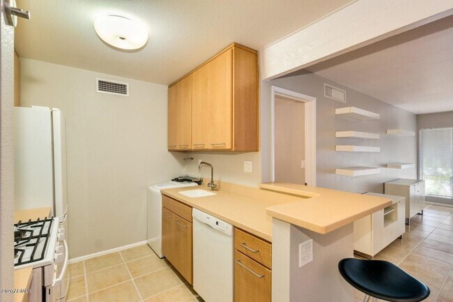 Foto del edificio - 3828 N 32nd St