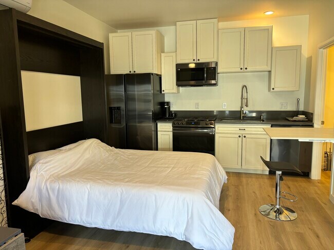 Building Photo - 3122 Los Olivos Ln