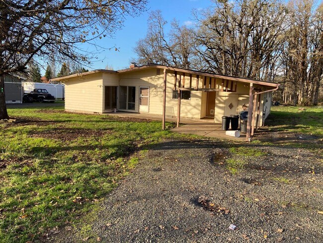 Building Photo - House in Dexter