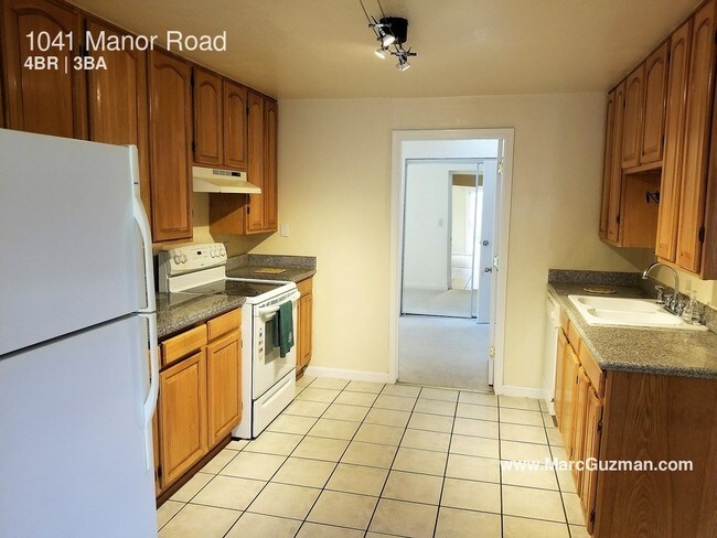 Foto del edificio - 1041 Manor Rd