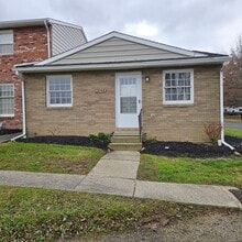 Building Photo - 1242 Colonial Dr