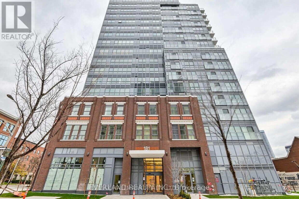 Photo principale - 181-181 Huron St