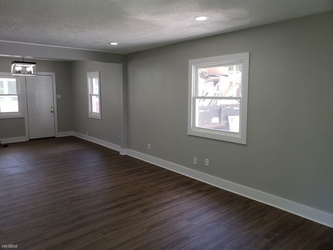 Foto del edificio - 3 br, 1 bath House - 6738 28th Ave