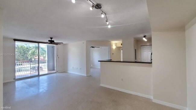 Building Photo - 3 br, 2 bath House - 631 SW 111th Ln Apt 201