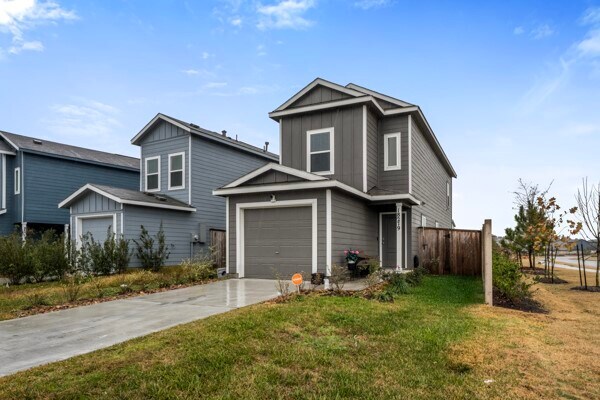 Building Photo - 18279 Via Aurelia Dr