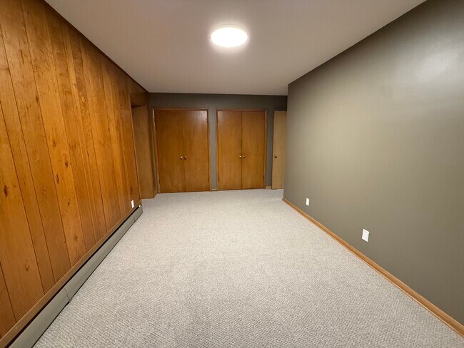 Foto del edificio - 7036 Willow Ln