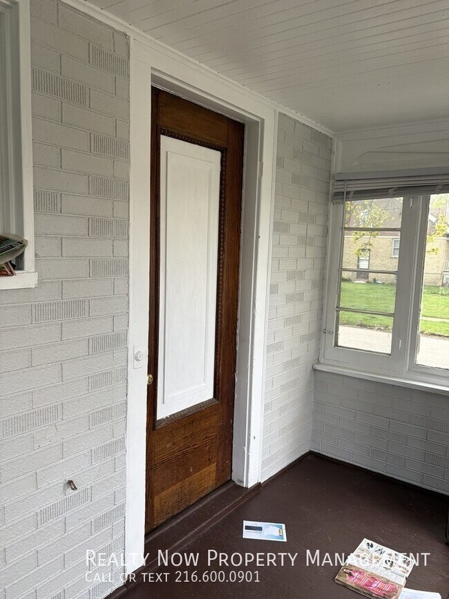 Foto del edificio - 10010 Almira Ave