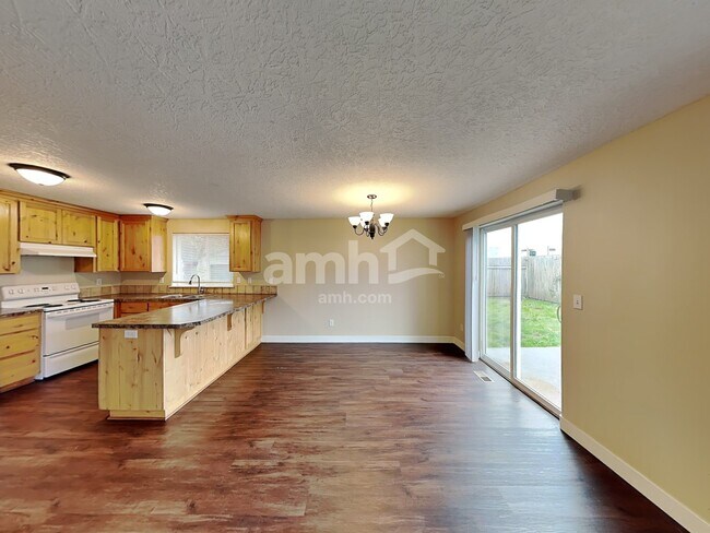 Foto del edificio - 2277 Evergreen Ave NE