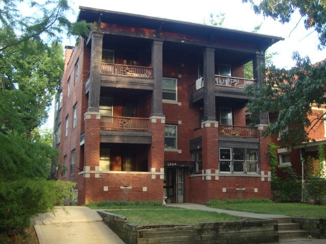 Building Photo - 2759 Charlotte St