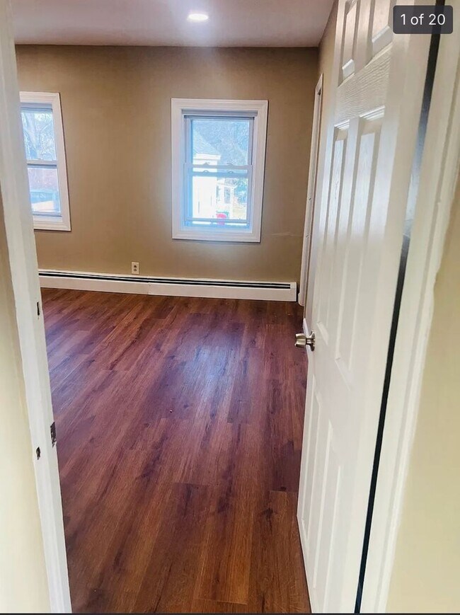 Building Photo - 557 Lawrence St