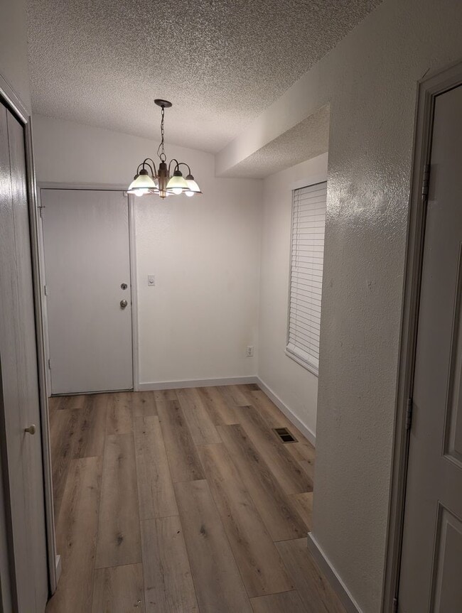 Building Photo - Cimmaron Hills Home