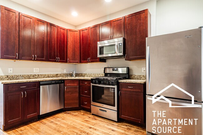 Foto del edificio - 2509 W Diversey Ave