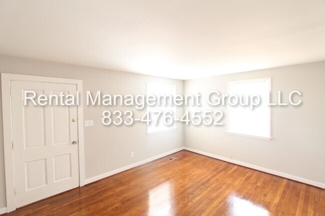 Foto del edificio - 3 Bedroom 1.5Bath - New On The Market! Better Hurry To See This One!!