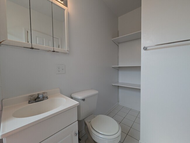 Foto del edificio - 912 W Dakin St