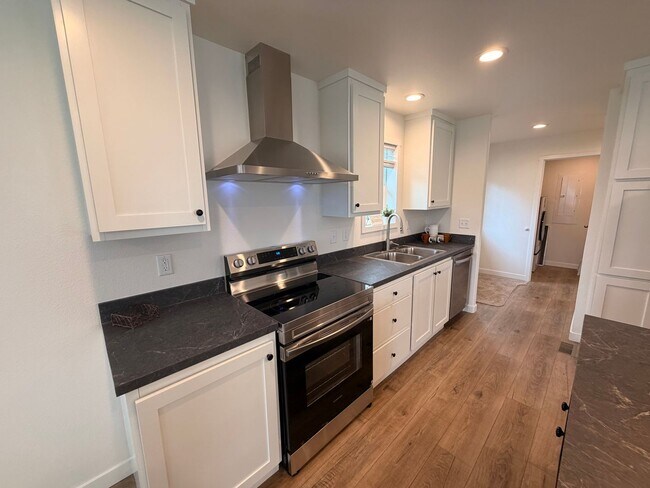 Foto del edificio - Stunning 3 Bed, 2 Bath Home in Medical Lake!