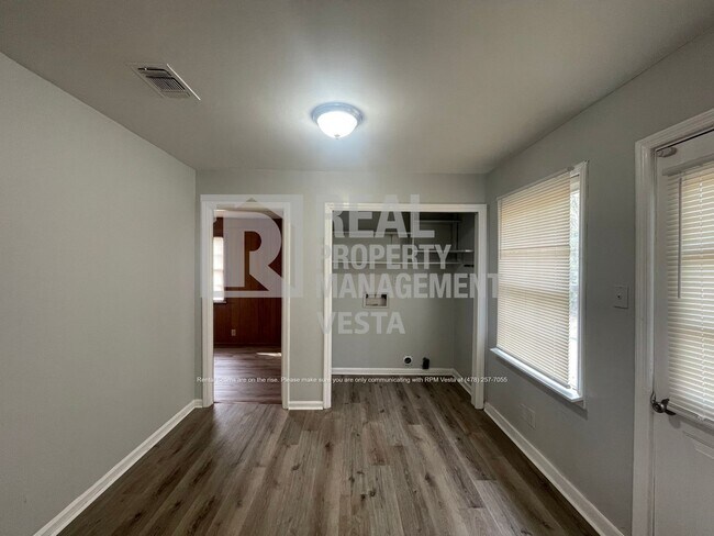 Foto del edificio - 4273 Hillary Pl