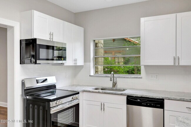 Foto del edificio - 2578 Haldumar Terrace