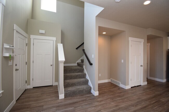 Foto del edificio - Charming 4 bed Sandy Home, with HOA in Fantastic Location!!!