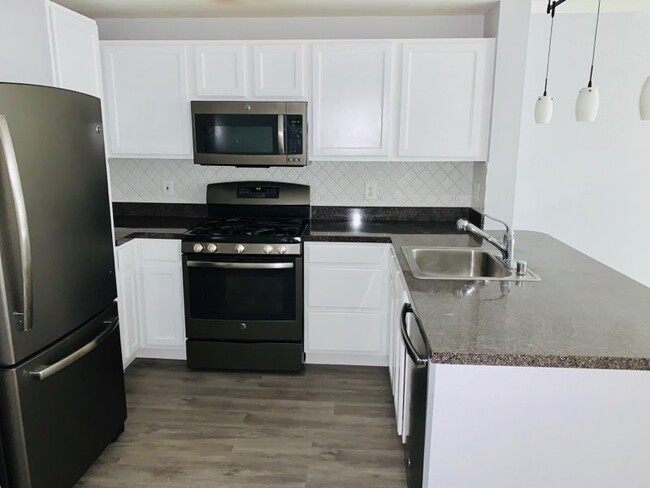 5-burne, gas stove - 350 G St SW