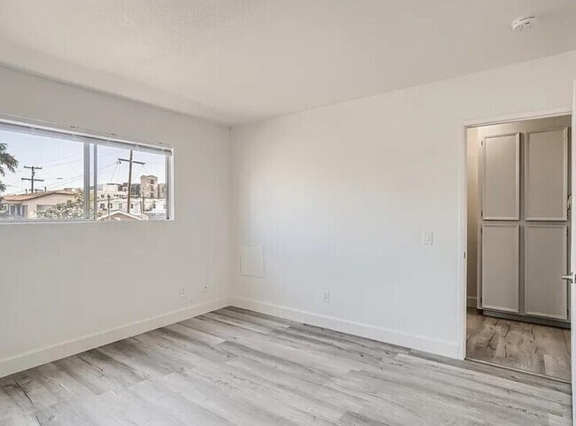 Foto del edificio - 3825 Van Dyke Ave