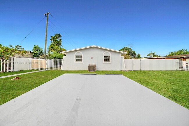Building Photo - 19110 NW 36th Ave