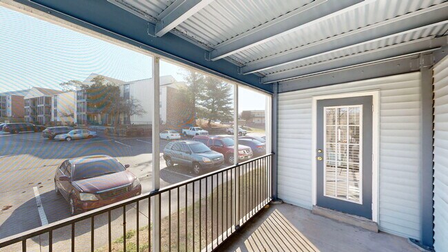 Interior Photo - Brookridge