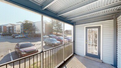 Interior Photo - Brookridge