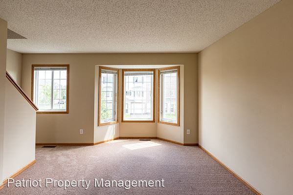 Building Photo - 2 br, 1.5 bath House - 4960 Emmit Drive Un...