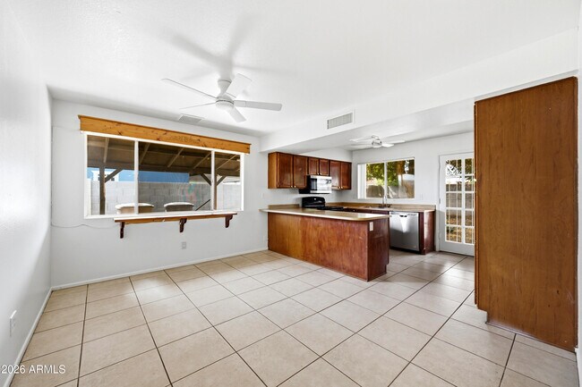 Foto del edificio - 8520 W Alice Ave