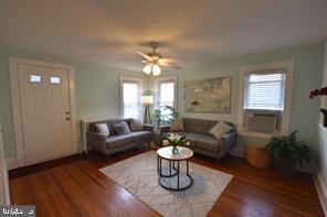Foto del edificio - 909 Maplewood Ave