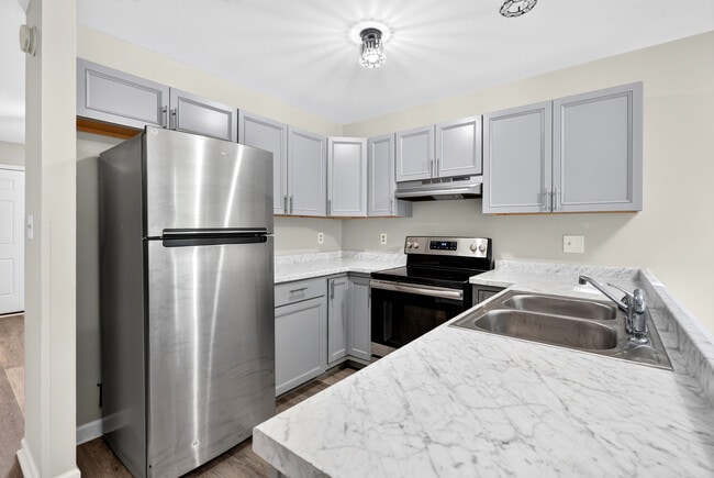Building Photo - 837 Princeton Cir