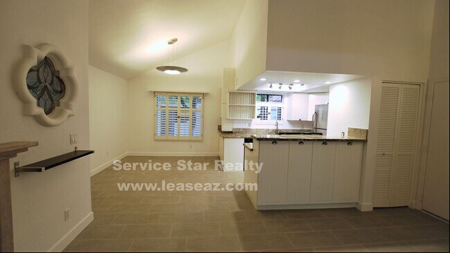 Building Photo - Gated Community Central Phoenix 3+2 Townhome!