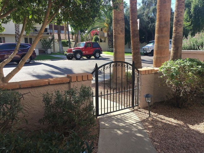Foto del edificio - 4813 N 73rd St