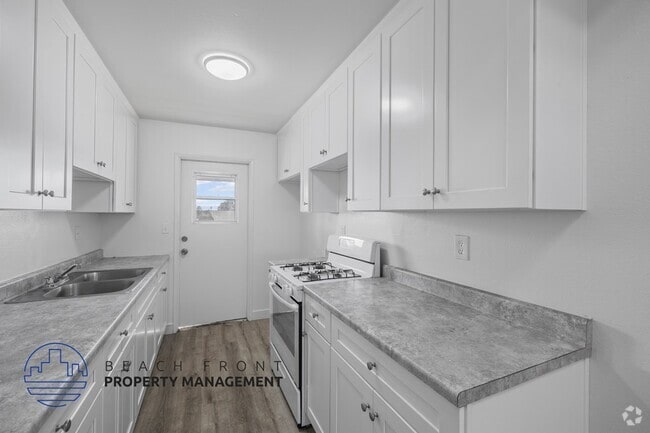 Building Photo - 1375 Temple Ave.