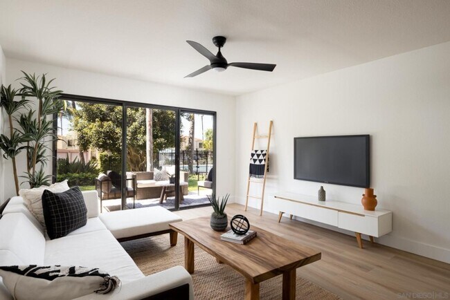 Foto del edificio - Beautifully remodeled home in the desirabl...